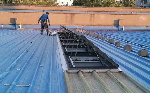 某区域性物流仓储中心陕西排烟窗系统安装项目