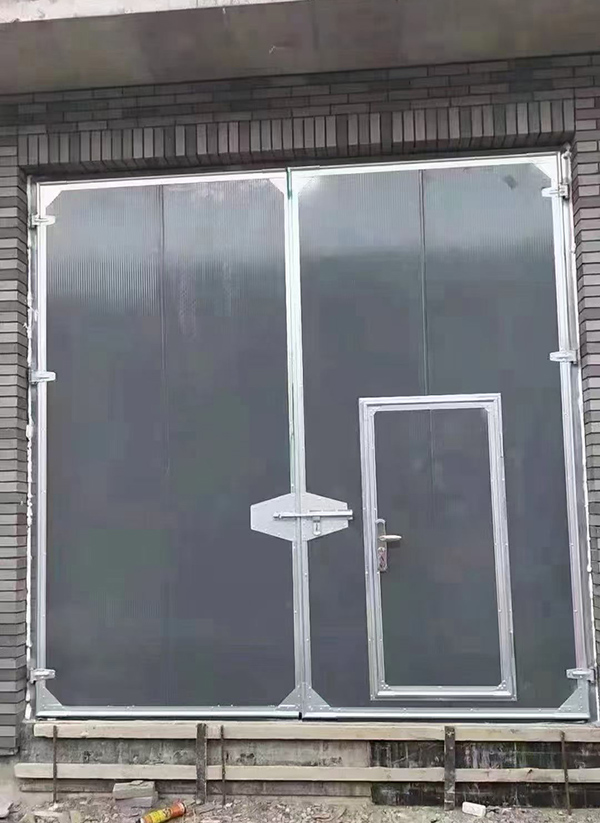 陕西工业平开门在大型设备制造车间的应用实例